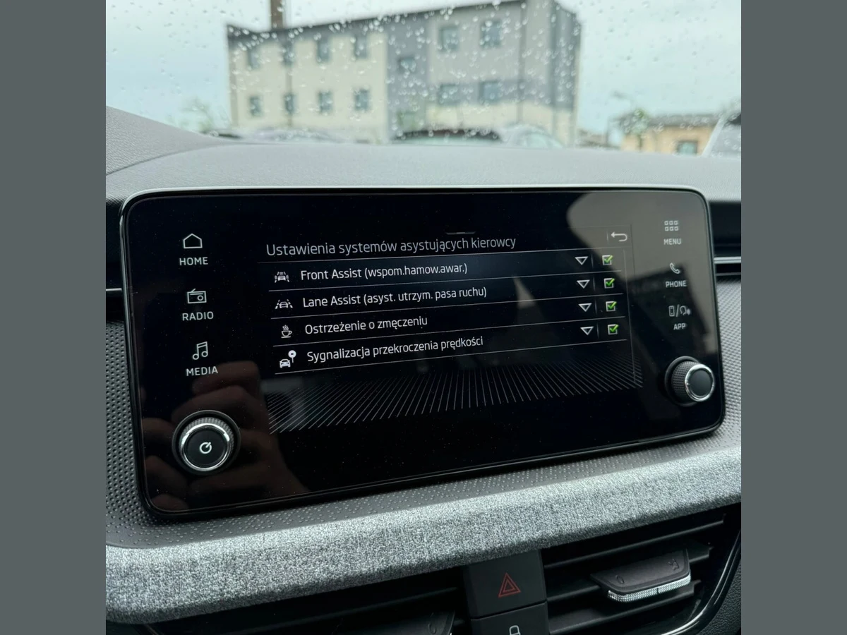Škoda Scala Selection 1.0 TSI 115KM DSG — zdjęcie 19