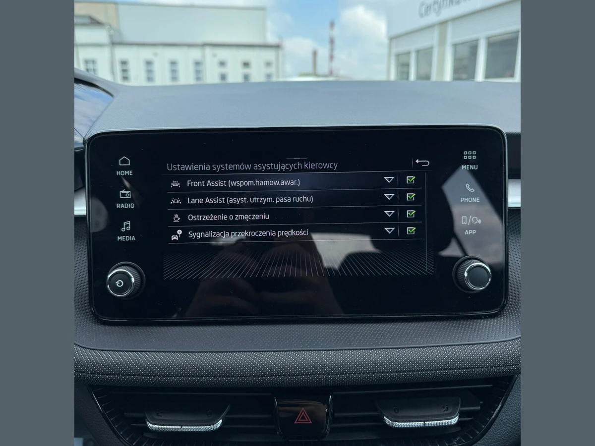 Škoda Fabia Selection 1.0 TSI 115KM DSG IV (2021-) — zdjęcie 16