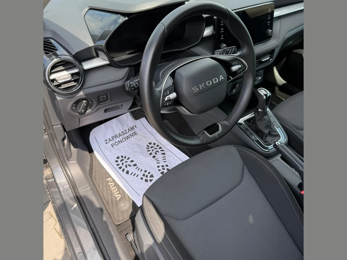 Škoda Fabia Selection 1.0 TSI 115KM DSG IV (2021-) — zdjęcie 10