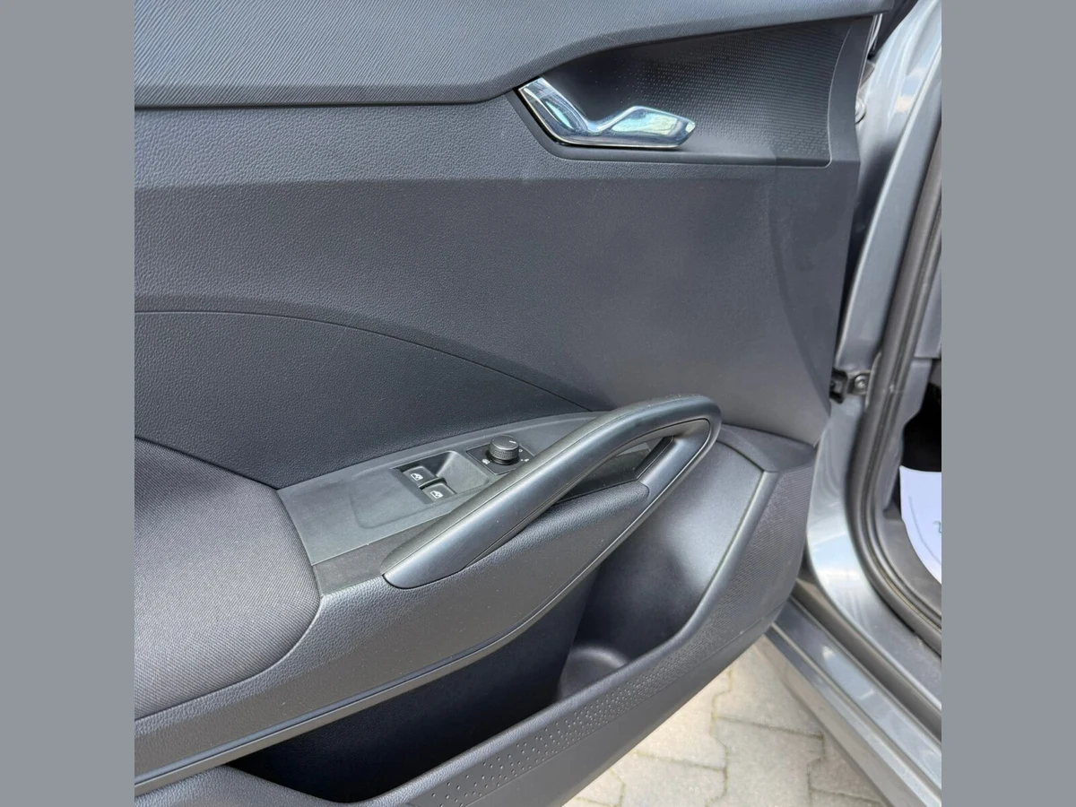 Škoda Fabia Selection 1.0 TSI 95KM IV (2021-) — zdjęcie 11