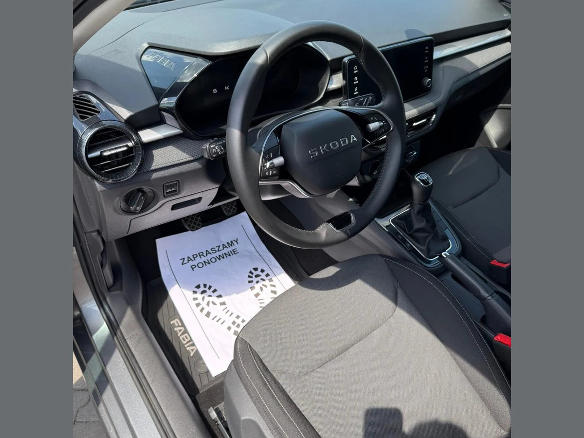 Škoda Fabia Selection 1.0 TSI 95KM IV (2021-) — zdjęcie 9