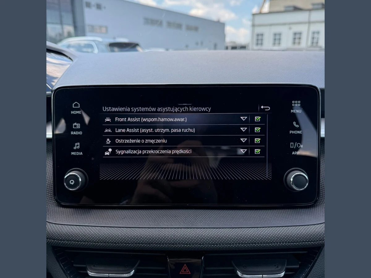Škoda Fabia Selection 1.0 TSI 95KM IV (2021-) — zdjęcie 17