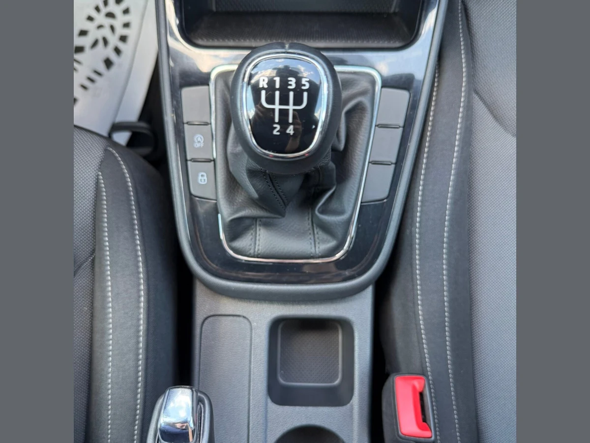 Škoda Fabia Selection 1.0 TSI 95KM IV (2021-) — zdjęcie 20