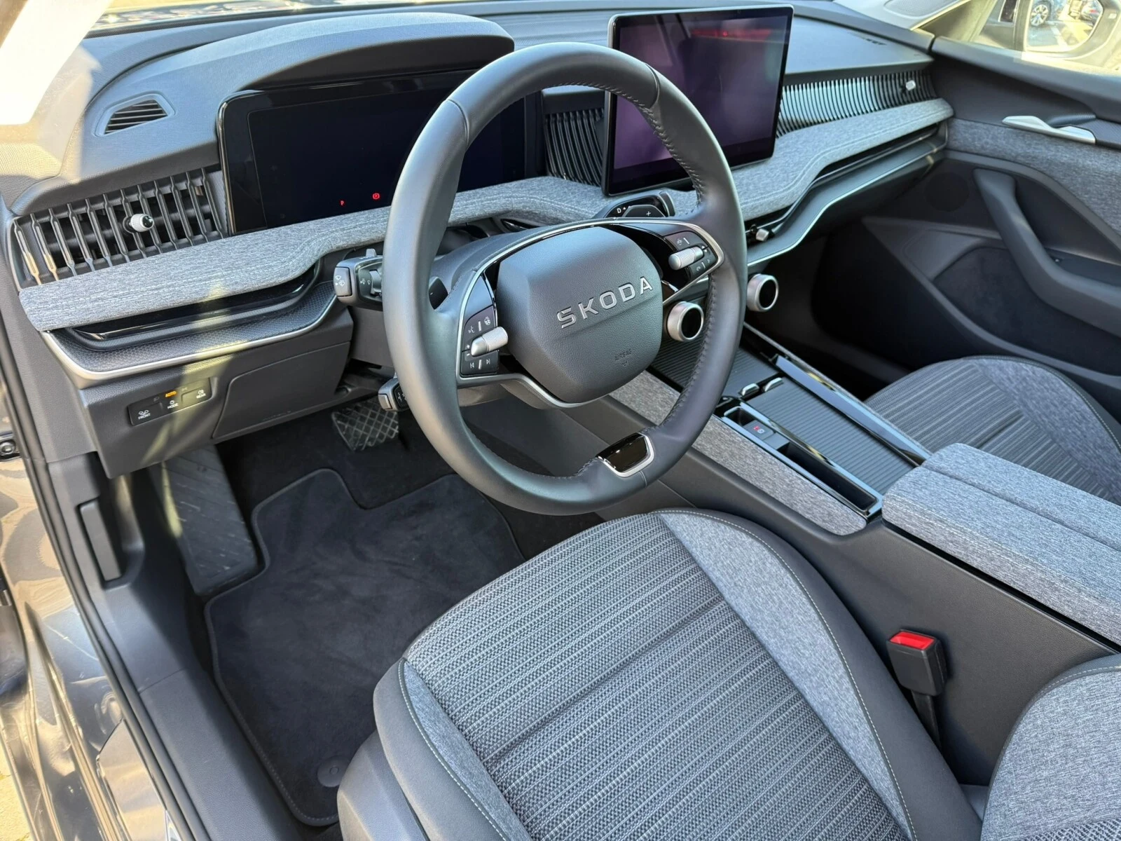 Škoda Superb Edition 130 2.0 TSI 204KM DSG IV (2023-) — zdjęcie 9