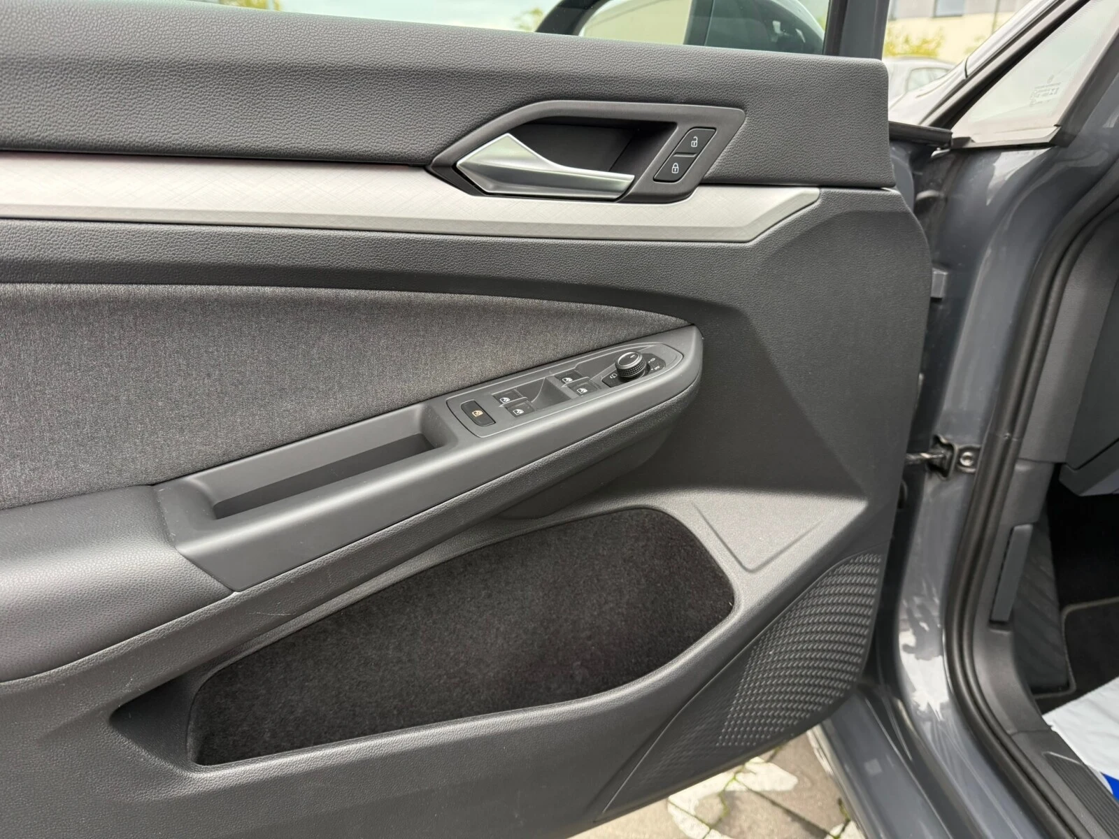 Volkswagen Golf Variant Life 2.0 TDI 150KM DSG VIII (2020-) — zdjęcie 11