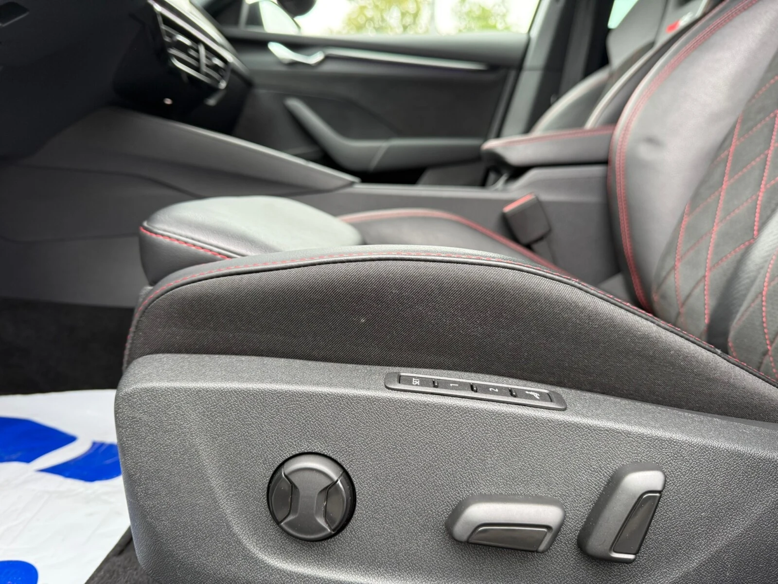 Škoda Octavia RS 2.0 TSI 245KM DSG IV (2020-) — zdjęcie 12