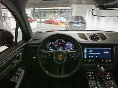 Porsche Macan Standard