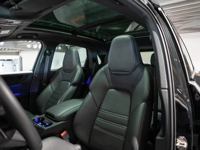 Porsche Cayenne Black Edition
