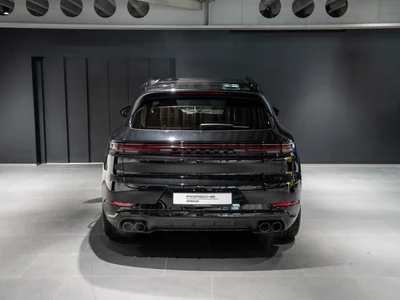 Porsche Cayenne Black Edition