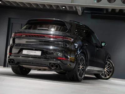 Porsche Cayenne Black Edition