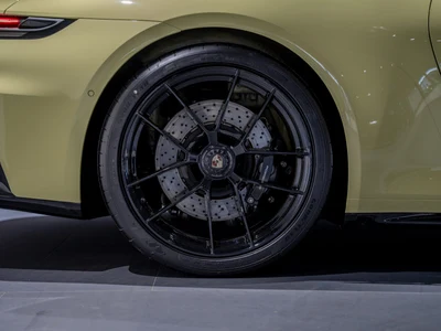 Porsche 911 Carrera T-Hybrid 4 GTS