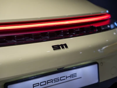 Porsche 911 Carrera T-Hybrid 4 GTS