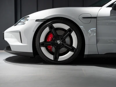 Porsche Taycan 4S