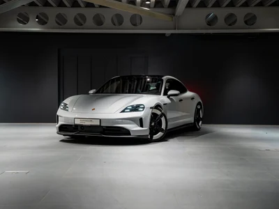 Porsche Taycan 4S