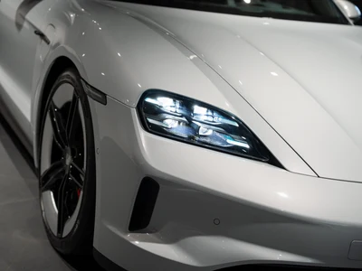 Porsche Taycan 4S