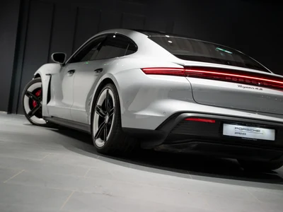 Porsche Taycan 4S