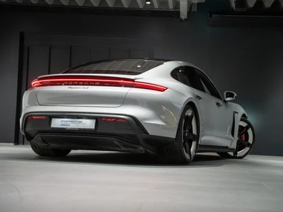 Porsche Taycan 4S