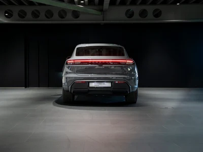 Porsche Macan 4 100kWh