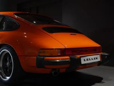 Porsche 911 Carrera