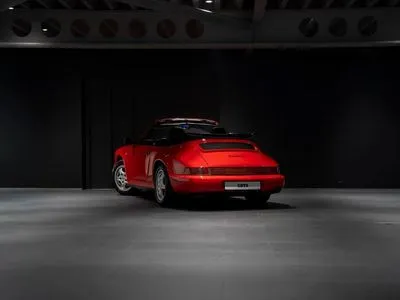 Porsche 911 Carrera