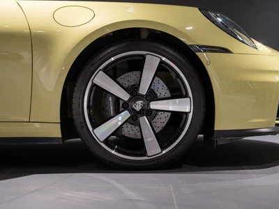 Porsche 911 Carrera