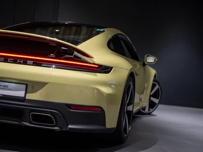 Porsche 911 Carrera