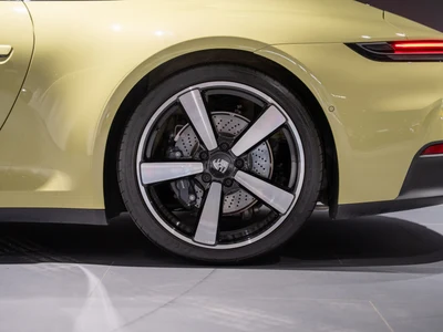 Porsche 911 Carrera
