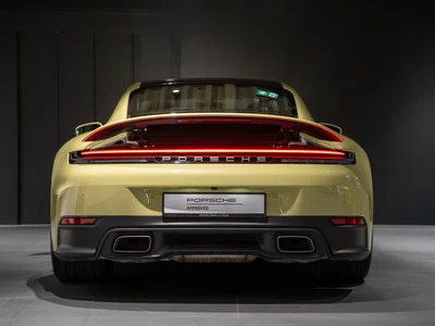 Porsche 911 Carrera