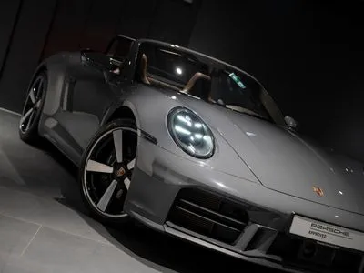 Porsche 911 Carrera