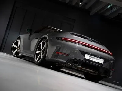 Porsche 911 Carrera