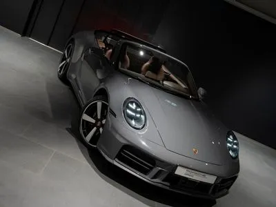 Porsche 911 Carrera