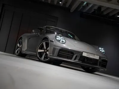 Porsche 911 Carrera