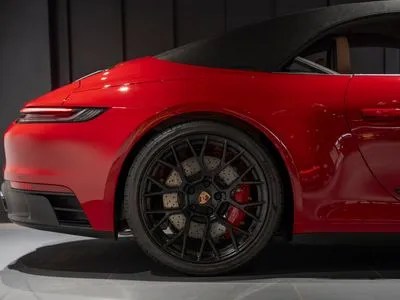 Porsche 911 Carrera 4 GTS