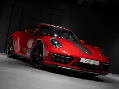Porsche 911 Carrera 4 GTS