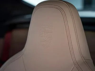 Porsche 911 Carrera 4 GTS