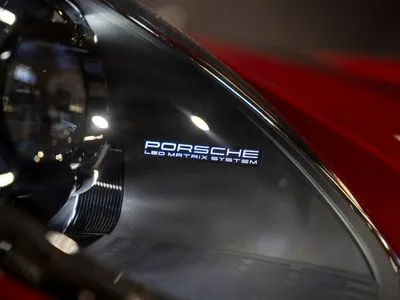 Porsche 911 Carrera 4 GTS