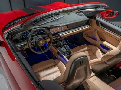 Porsche 911 Carrera 4 GTS