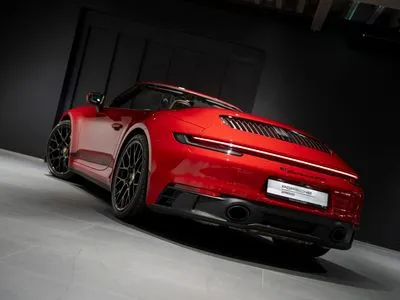 Porsche 911 Carrera 4 GTS