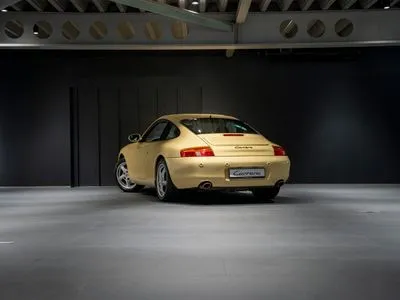 Porsche 911 Carrera