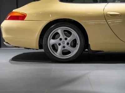 Porsche 911 Carrera