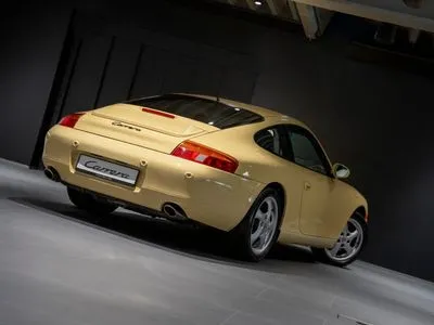 Porsche 911 Carrera