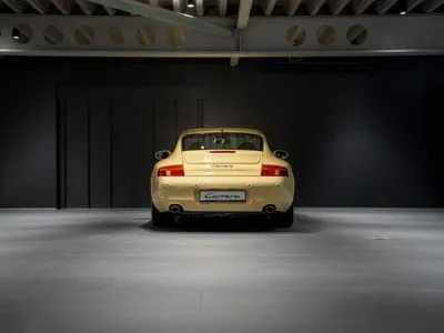 Porsche 911 Carrera