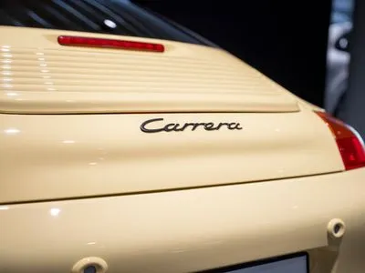 Porsche 911 Carrera