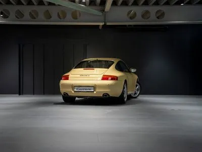 Porsche 911 Carrera