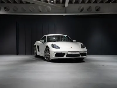 Porsche 718 Cayman Standard