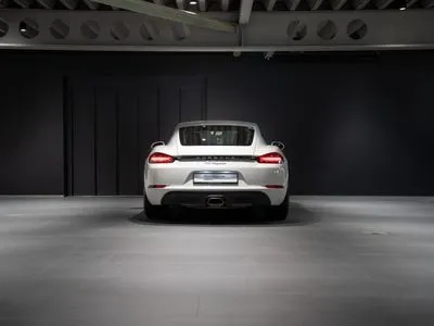 Porsche 718 Cayman Standard