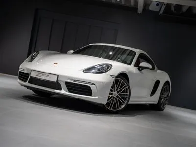 Porsche 718 Cayman Standard