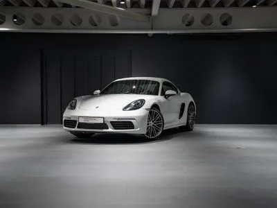 Porsche 718 Cayman Standard