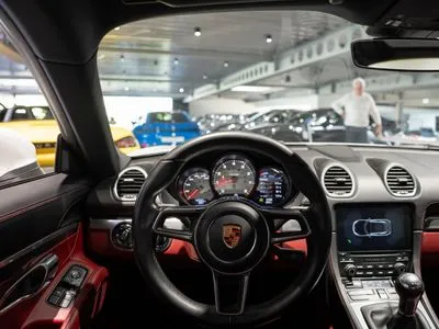 Porsche 718 Cayman Standard