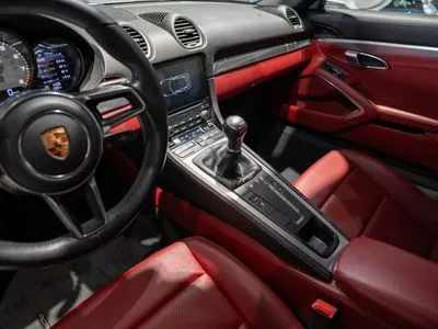 Porsche 718 Cayman Standard